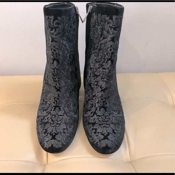 JESSICA SIMPSON Black Boots - Picture 2 of 11